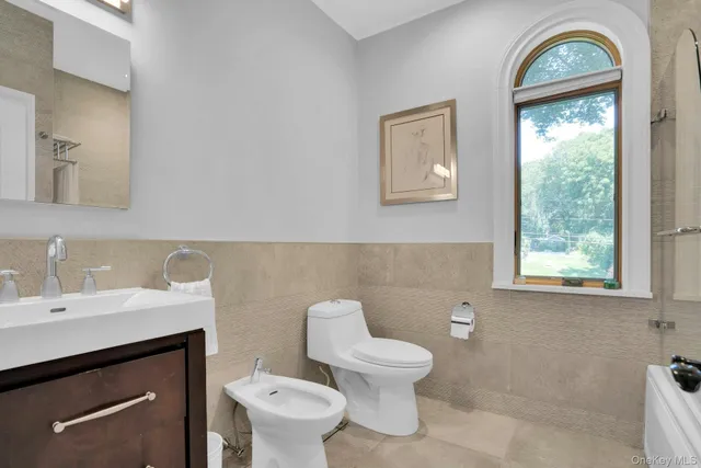 $2,999,000 | 12 Redwood Drive, Dix Hills, NY 11746