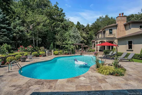 $2,899,000 | 12 Redwood Drive, Dix Hills, NY 11746