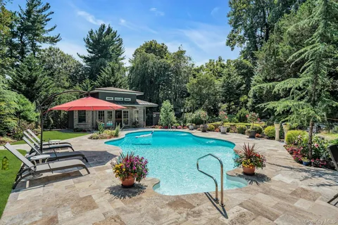 $2,899,000 | 12 Redwood Drive, Dix Hills, NY 11746