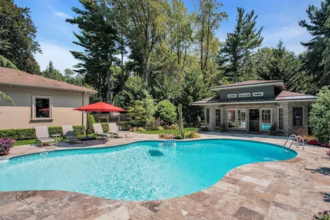 $2,899,000 | 12 Redwood Drive, Dix Hills, NY 11746