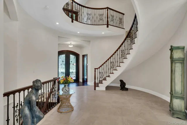 $2,999,000 | 12 Redwood Drive, Dix Hills, NY 11746