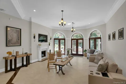 $2,899,000 | 12 Redwood Drive, Dix Hills, NY 11746