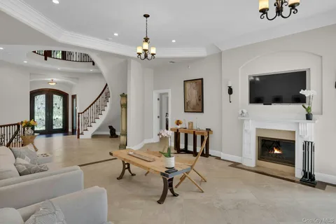 $2,899,000 | 12 Redwood Drive, Dix Hills, NY 11746