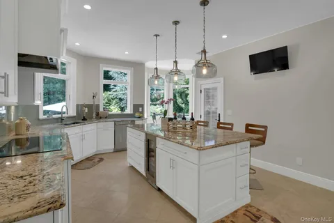 $2,899,000 | 12 Redwood Drive, Dix Hills, NY 11746