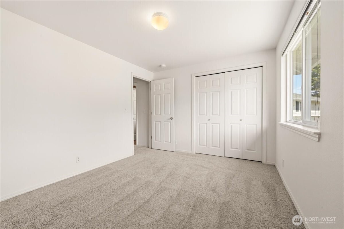 4726 Northeast 18th Place, Unit B Renton, WA 98059 - Photo 36 of 39