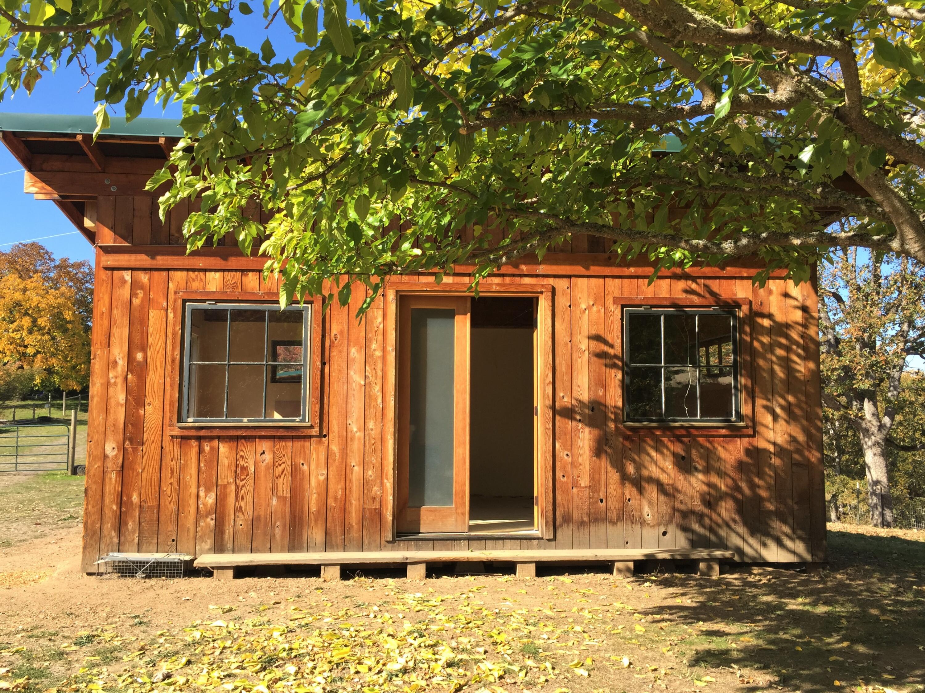 7017 Dark Hollow Road Medford, OR 97501 - Photo 48 of 74 7017 barn studio