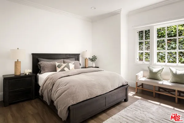 $5,750,000 | 12917 Galewood Street, Studio City, CA 91604