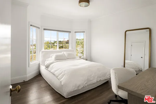 $5,750,000 | 12917 Galewood Street, Studio City, CA 91604