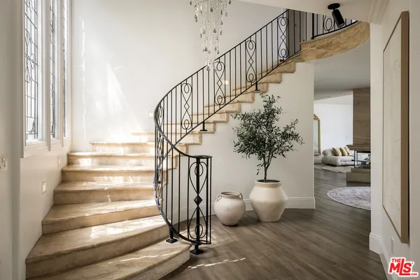 $5,750,000 | 12917 Galewood Street, Studio City, CA 91604