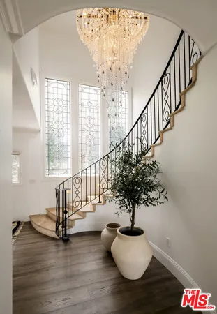 $5,750,000 | 12917 Galewood Street, Studio City, CA 91604