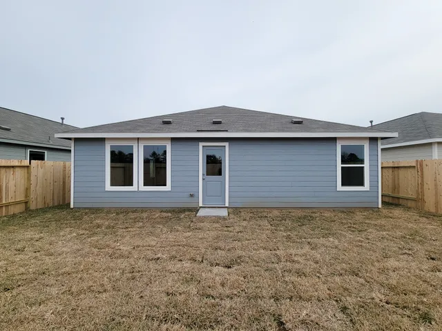 $2,000 | 15675 Plum Brk Drive, Conroe, TX 77303