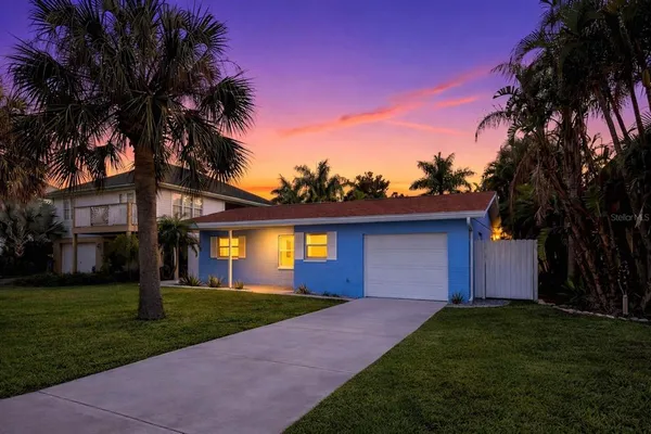 $549,900 | 17734 1st Street East, Redington Shores, FL 33708