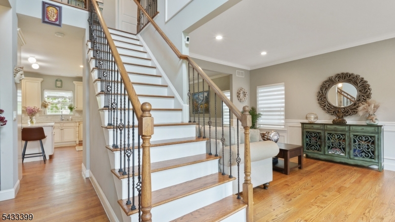628 New Dover Road Woodbridge, NJ 07067 - Photo 3 of 24