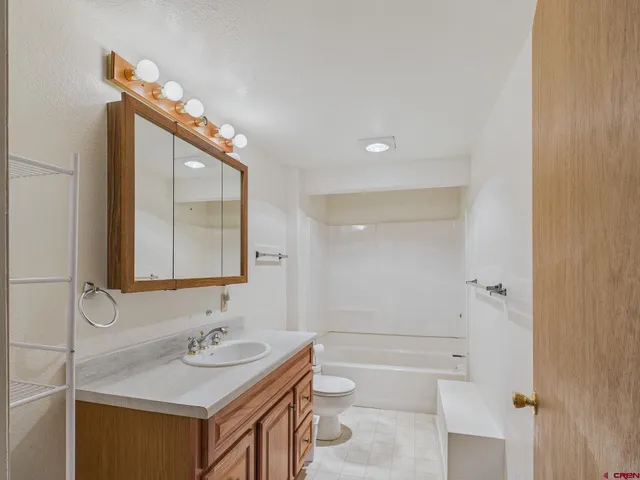 $2,650,000 | 33059 J Road, Hotchkiss, CO 81419