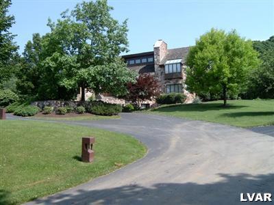 2365 Riverbend Road Allentown, PA 18103 - Photo 3 of 24 Gallery Image 3