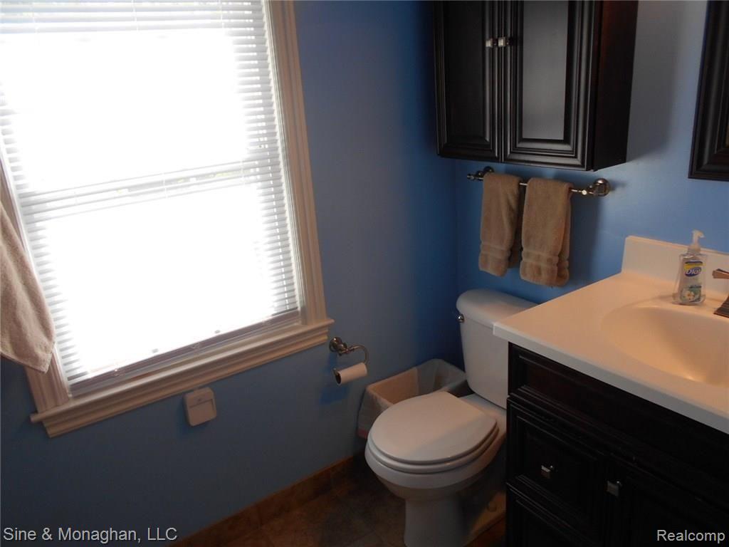 223 McMillan Road Grosse Pointe Farms, MI 48236 - Photo 25 of 39