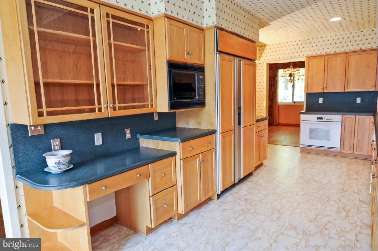 12 Roland Mews, Unit R212 Baltimore, MD 21210 - Photo 9 of 30 Kitchen