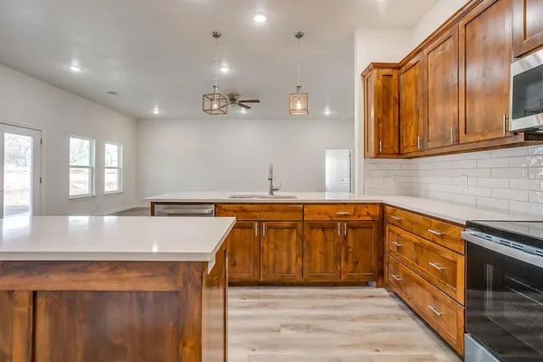 $374,900 | 130 Abbott Avenue, Covington, TX 76636