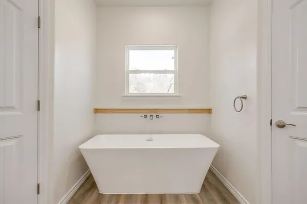 $374,900 | 130 Abbott Avenue, Covington, TX 76636