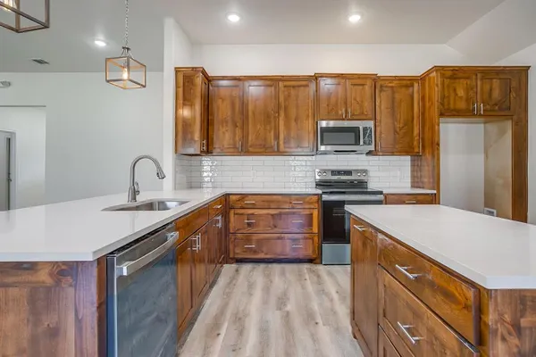 $374,900 | 130 Abbott Avenue, Covington, TX 76636