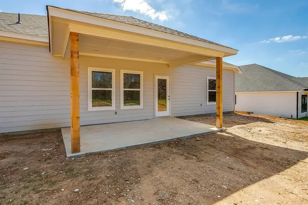 $374,900 | 130 Abbott Avenue, Covington, TX 76636