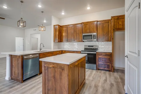 $374,900 | 130 Abbott Avenue, Covington, TX 76636