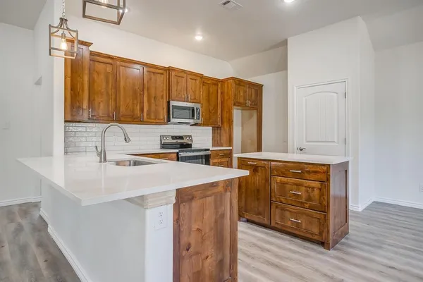 $374,900 | 130 Abbott Avenue, Covington, TX 76636