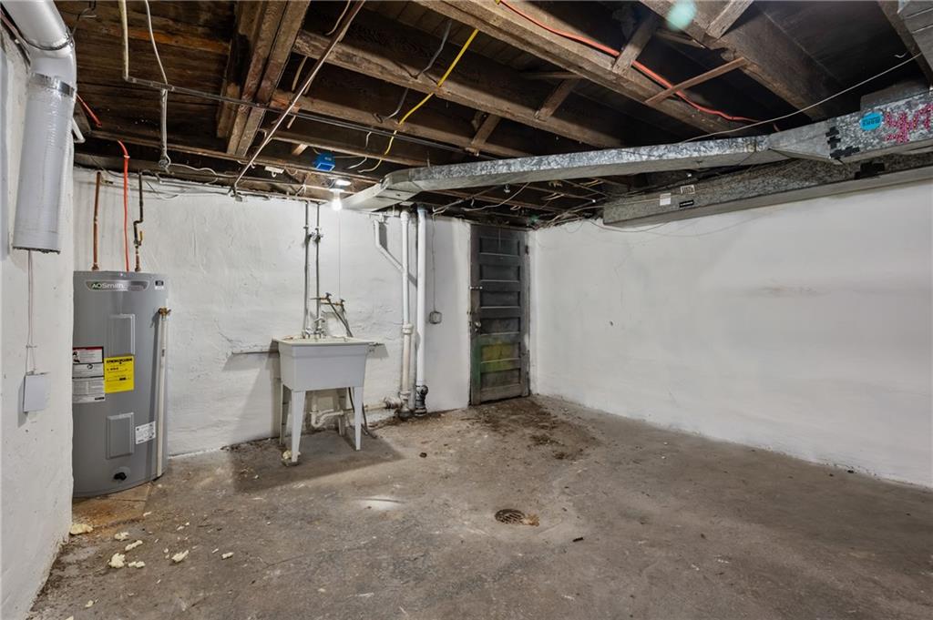 8 Edith Place Pittsburgh, PA 15213 - Photo 21 of 24 a view of a storage room