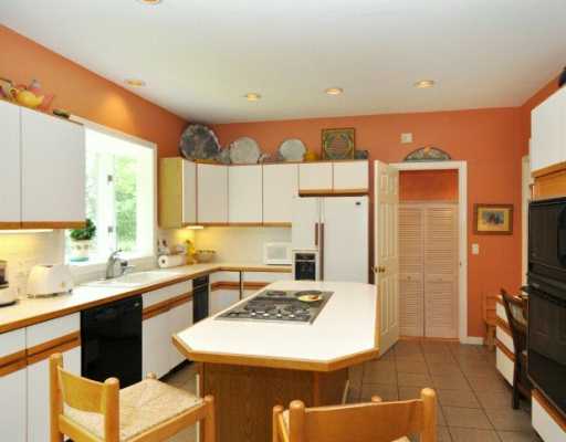 940 High Hawk Road East Greenwich, RI 02818 - Photo 4 of 12 Kitchen.