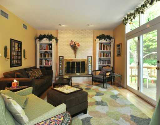 940 High Hawk Road East Greenwich, RI 02818 - Photo 5 of 12 Den/Family/Great Room.