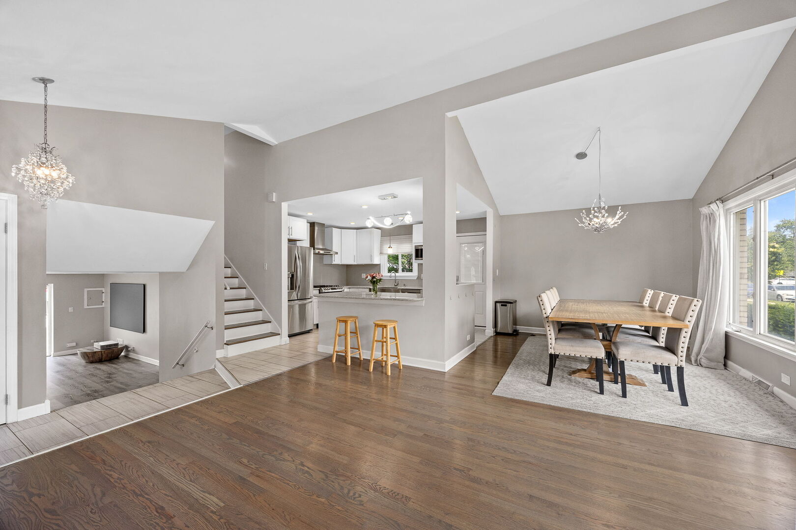 8104 Gross Point Road Morton Grove, IL 60053 - Photo 12 of 40