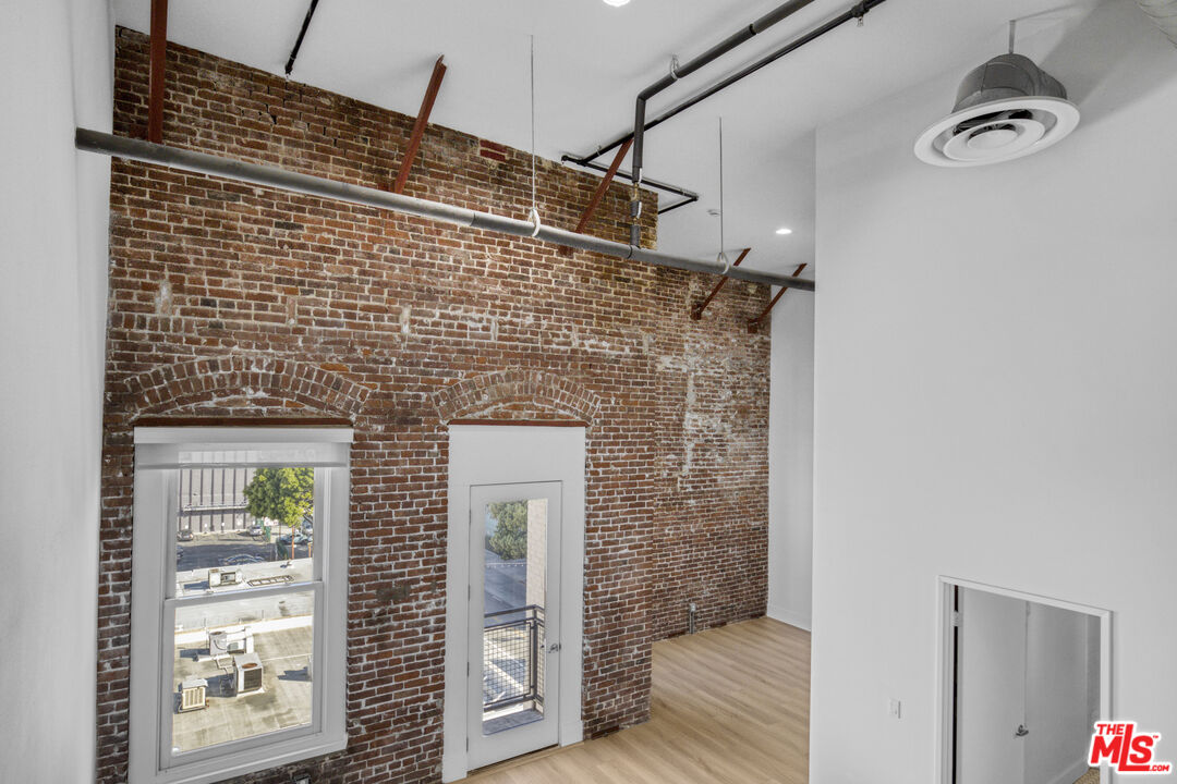 253 South Broadway, Unit 507 Los Angeles, CA 90012 - Photo 17 of 33