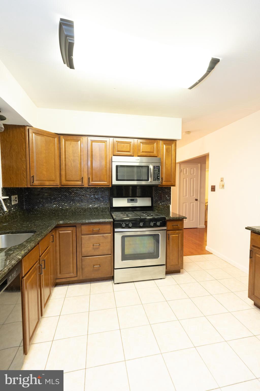 75 Franklin Drive Voorhees, NJ 08043 - Photo 8 of 32