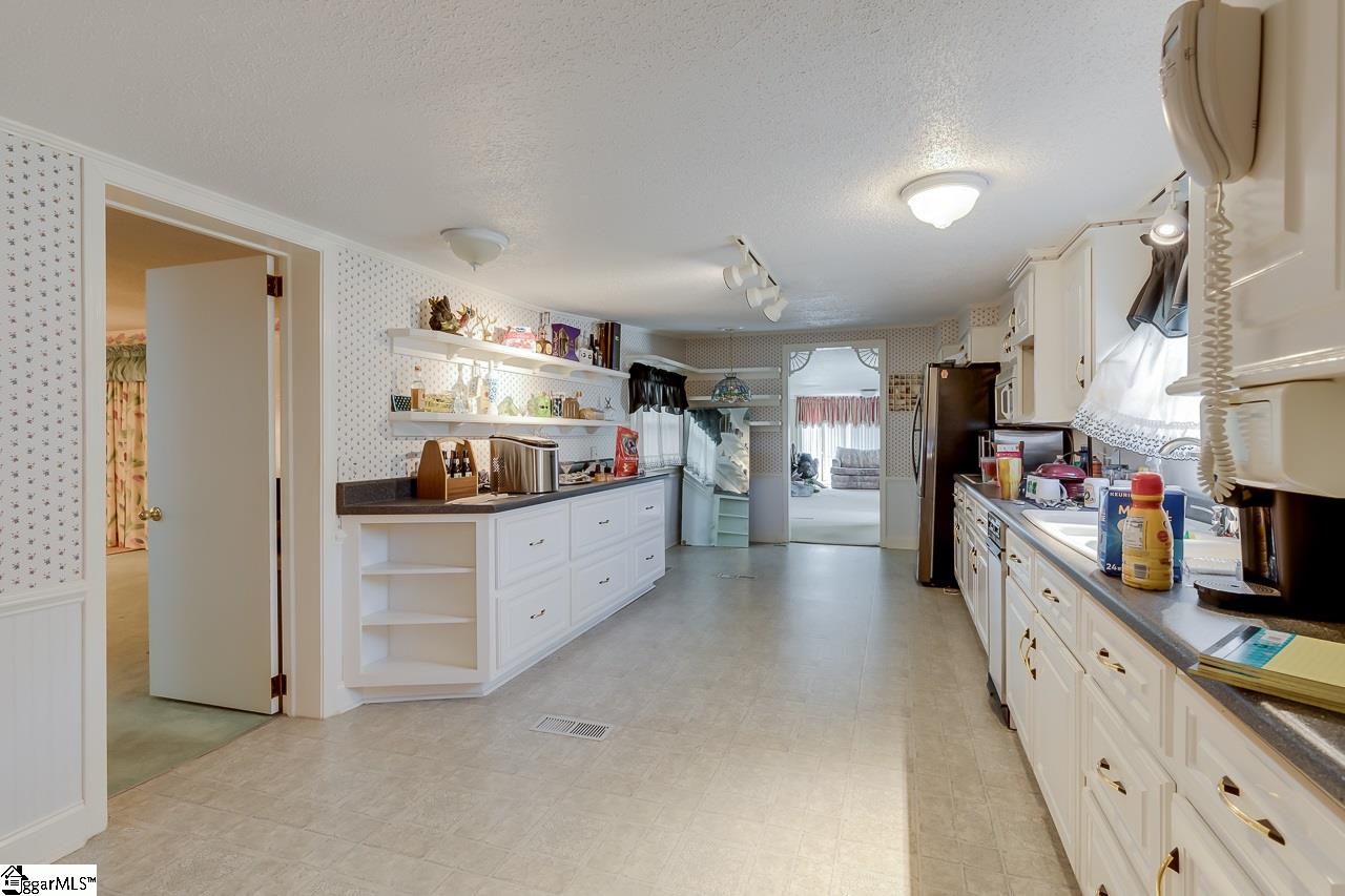 107 State Rd S-42-7141 Greer, SC 29651 - Photo 13 of 36 Gallery Image 13