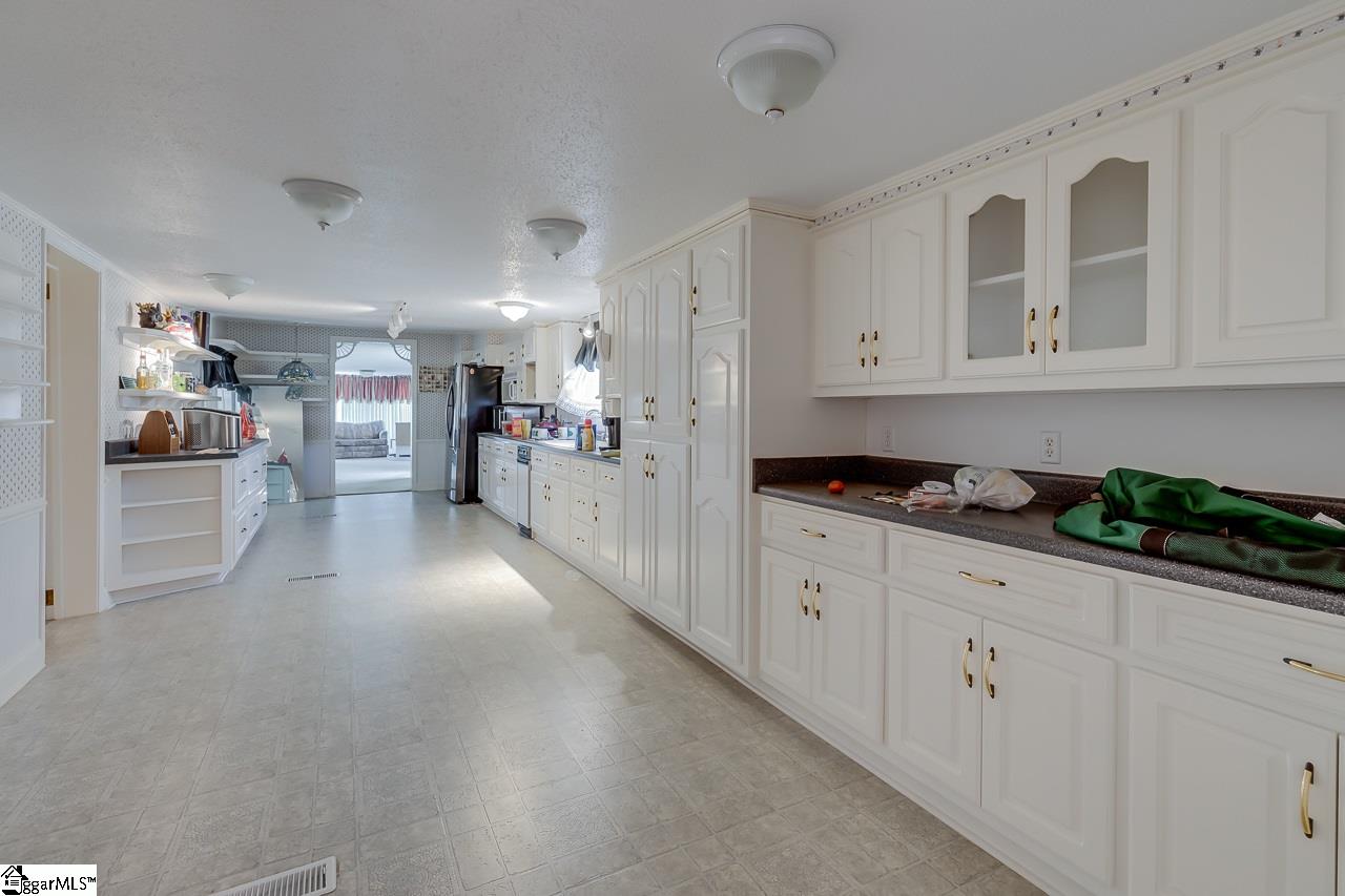 107 State Rd S-42-7141 Greer, SC 29651 - Photo 15 of 36 Gallery Image 15