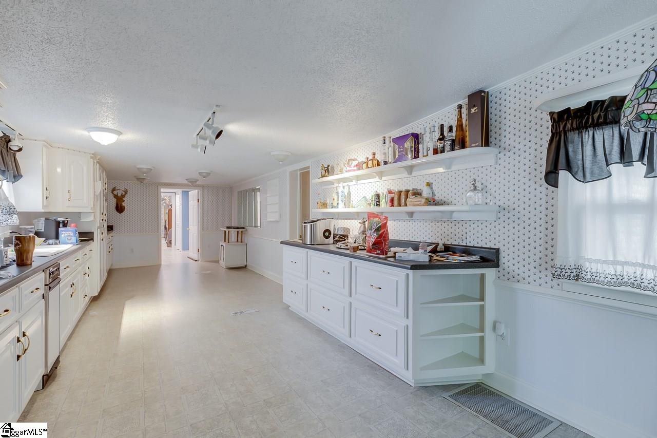 107 State Rd S-42-7141 Greer, SC 29651 - Photo 10 of 36 Gallery Image 10
