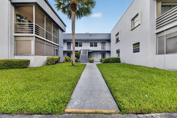 $85,000 | 40 Burgundy A, Delray Beach, FL 33484