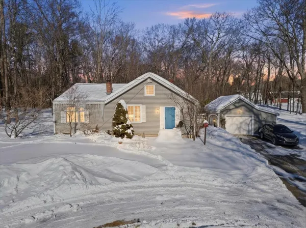 $614,000 | 143 Walnut Avenue, North Hampton, NH 03862