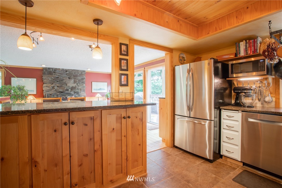 2402 190th Street Southeast Bothell, WA 98012 - Photo 7 of 38 Gallery Image 7