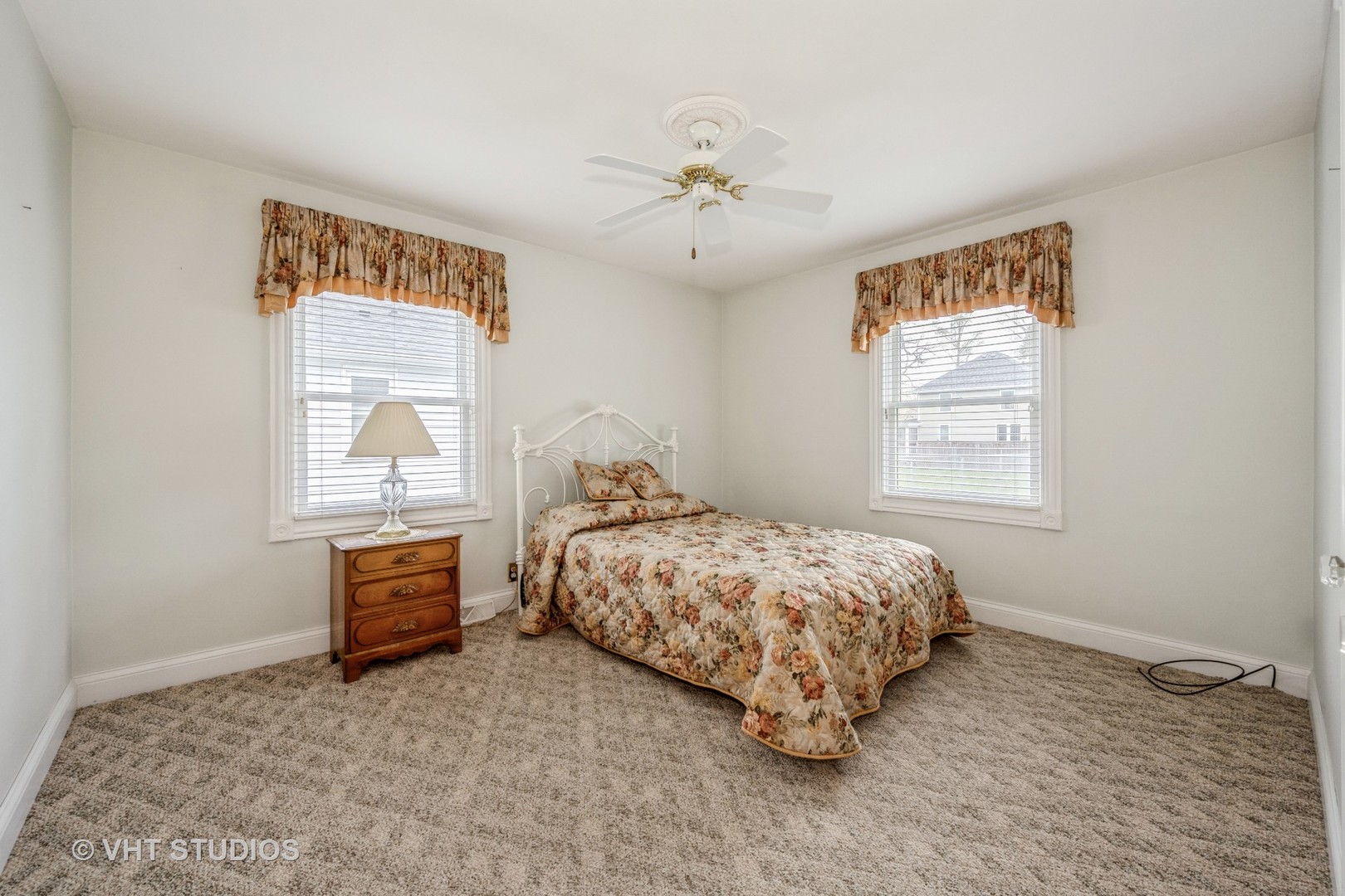 309 East Locust Street Batavia, IL 60510 - Photo 10 of 14 a bedroom with a bed and window