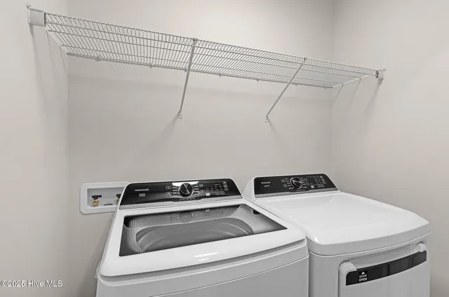 $377,400 | 234 Cline Way, Unit 128 1809 LIVE OAK, Beaufort, NC 28516