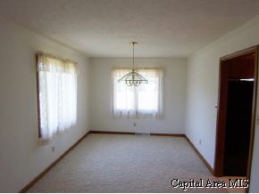 4313 Deming Drive Springfield, IL 62703 - Photo 5 of 9