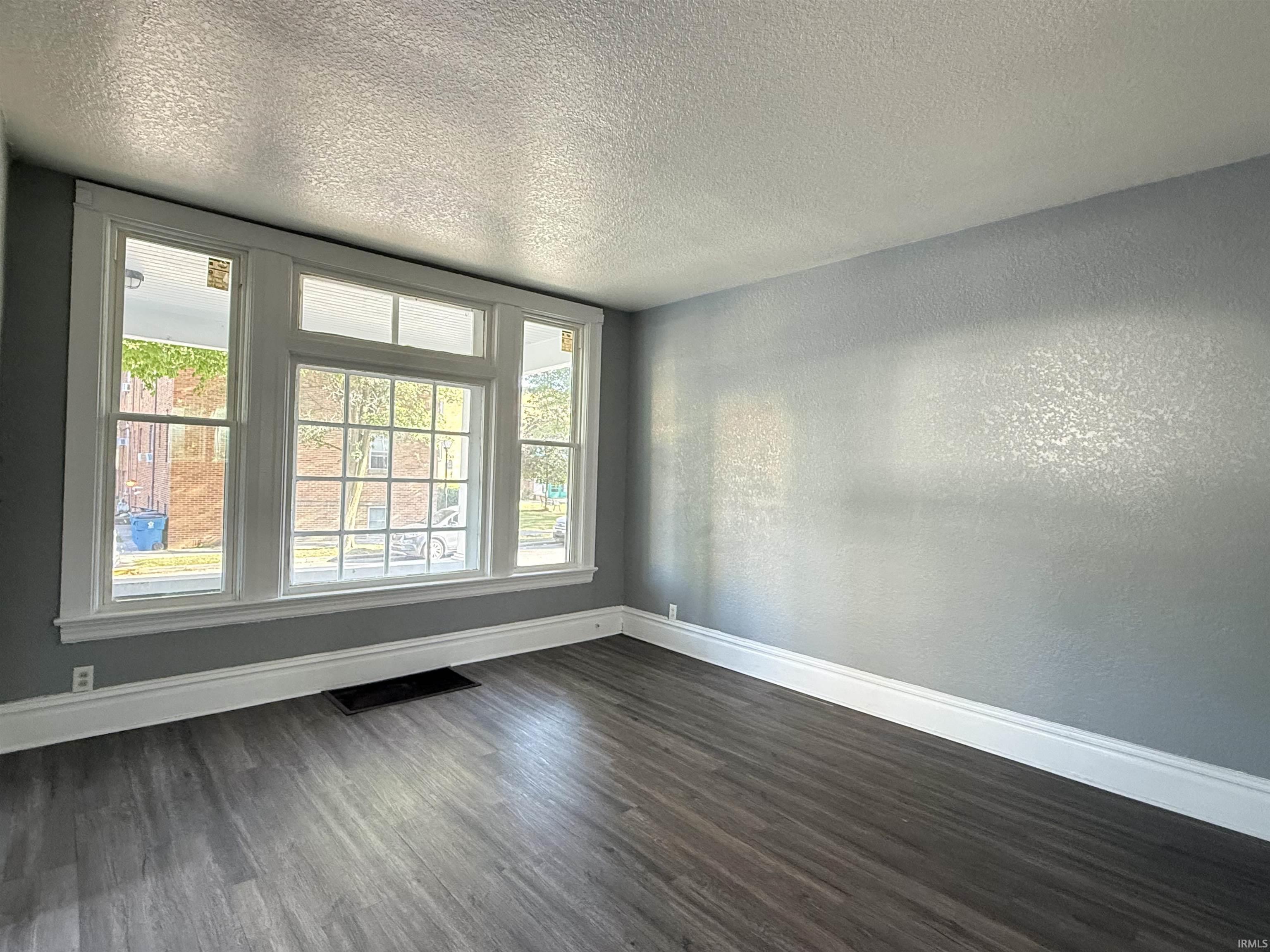 1115 Maple Avenue Fort Wayne, IN 46807 - Photo 5 of 16