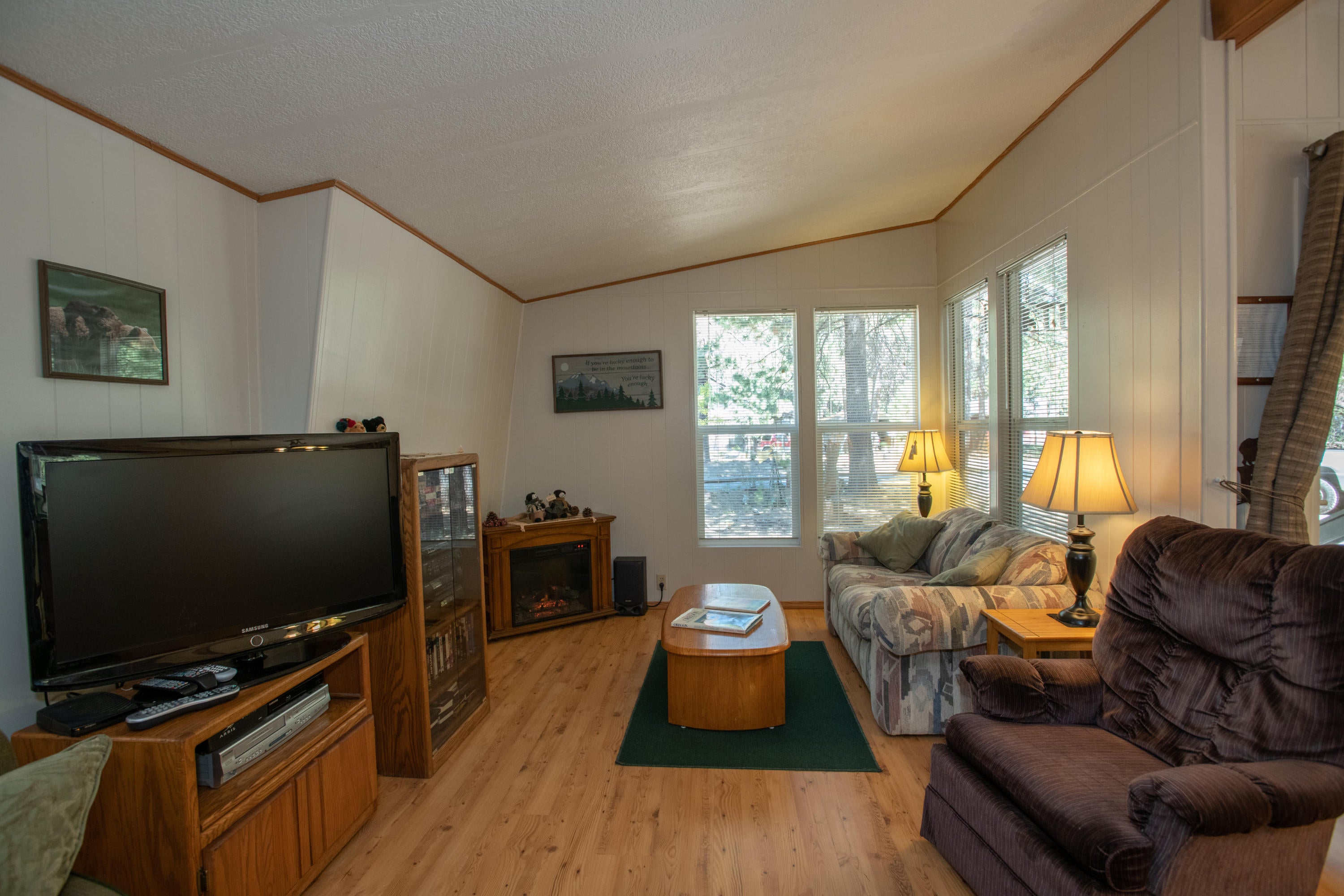 17031 Azusa Road Bend, OR 97707 - Photo 4 of 27 090220_0018 copy