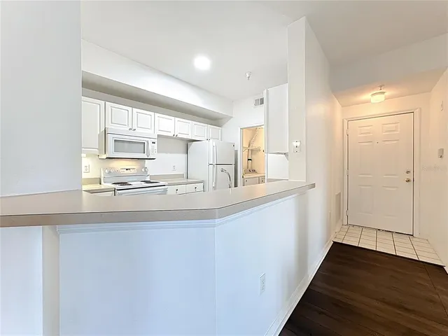 $175,000 | 5548 Metrowest Boulevard, Unit 209, Orlando, FL 32811