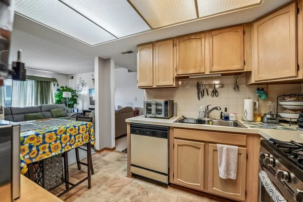 $180,000 | 4500 West 93rd Street, Unit 1D, Oak Lawn, IL 60453