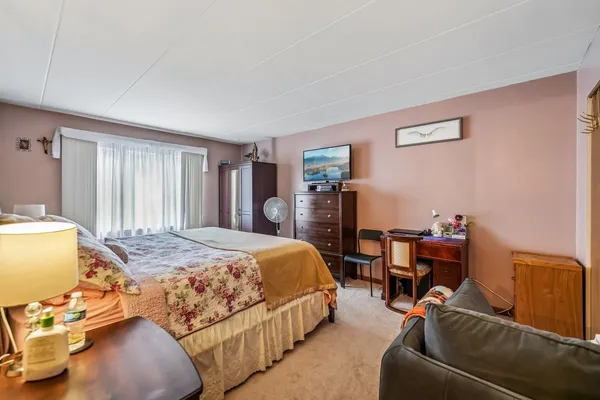 $180,000 | 4500 West 93rd Street, Unit 1D, Oak Lawn, IL 60453
