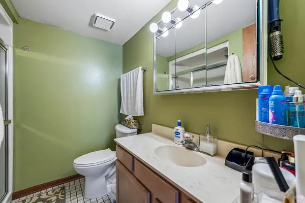 $180,000 | 4500 West 93rd Street, Unit 1D, Oak Lawn, IL 60453