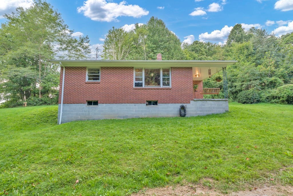 6104 Howard's Creek Road Boone, NC 28607 - Photo 47 of 50 Gallery Image 47