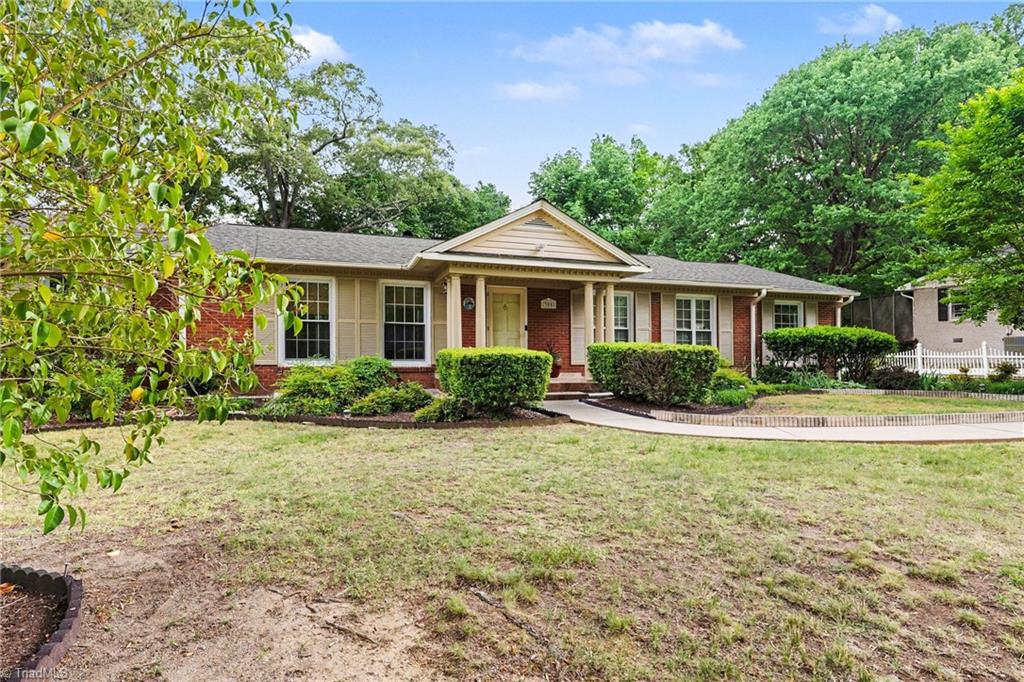 305 Ridgecrest Drive Lexington, NC 27292 - Photo 3 of 30